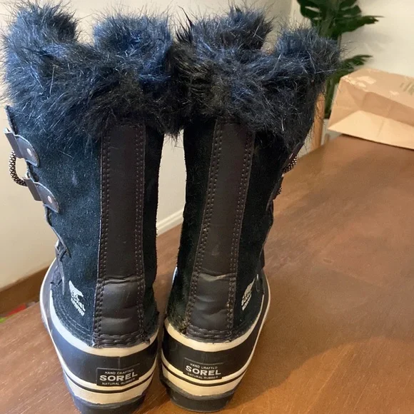 Sorel sized 1 snow boots - Picture 4 of 4